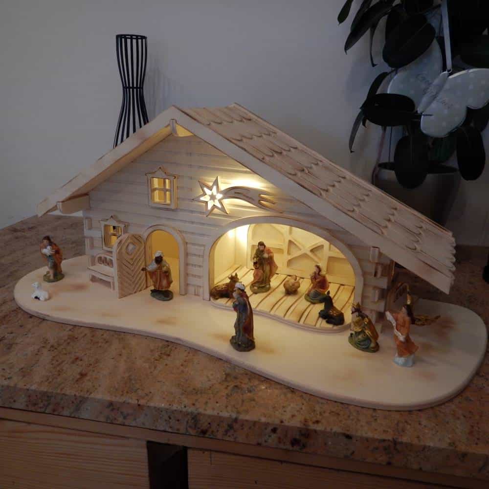 Krippe Weihnachtskrippe Holz geflämmt LED Beleuchtung Krippenstall MIT 