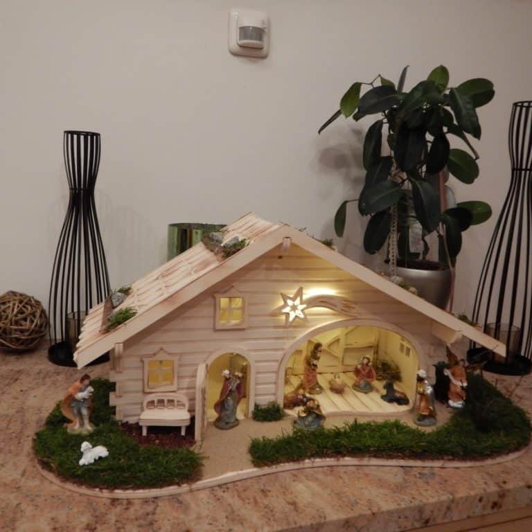 Krippe Weihnachtskrippe Holz geflammt LED Beleuchtung Krippen stall MIT
